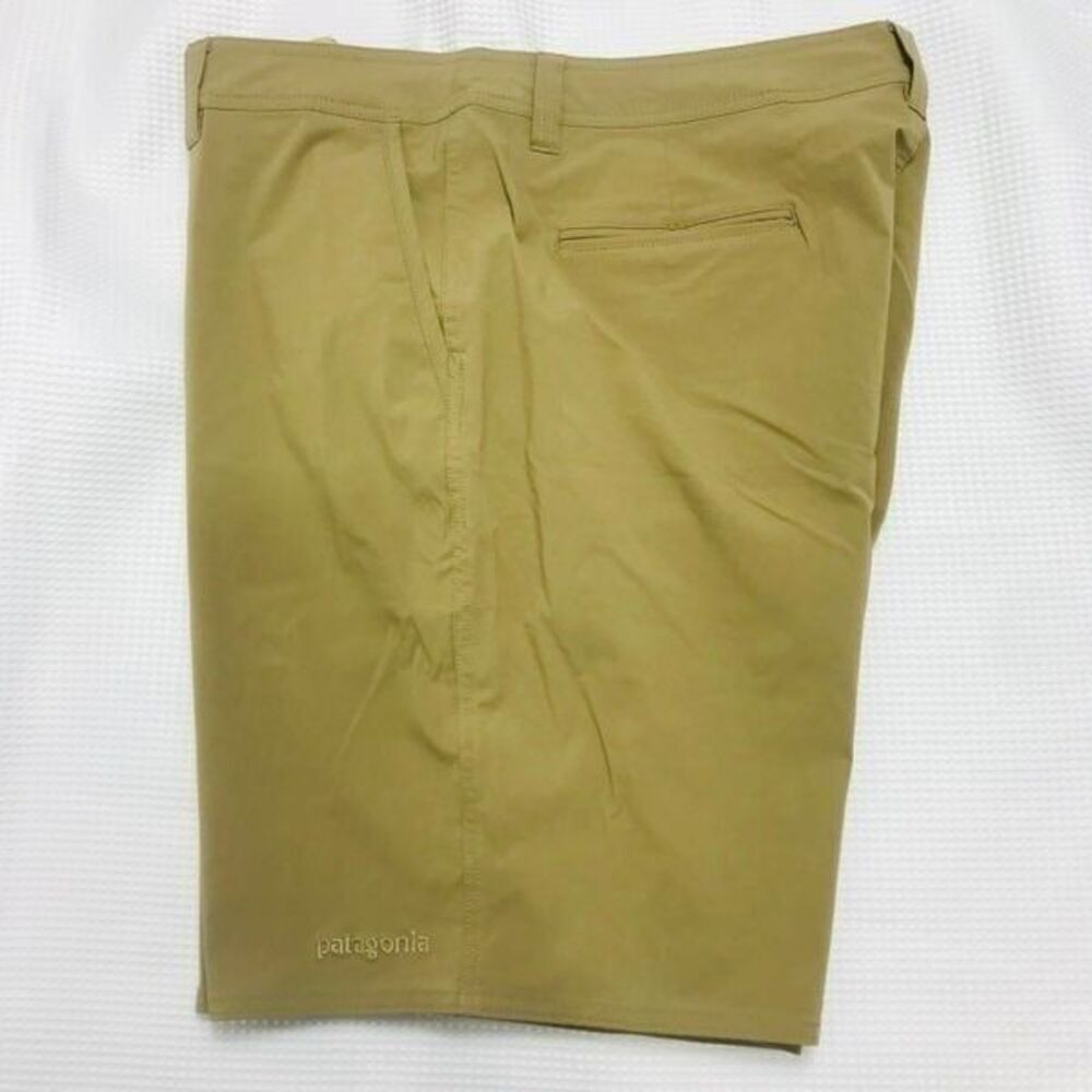 Patagonia walking active shorts size M…..0404